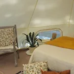 Domaine Authentique De Rose אוהל מפואר *