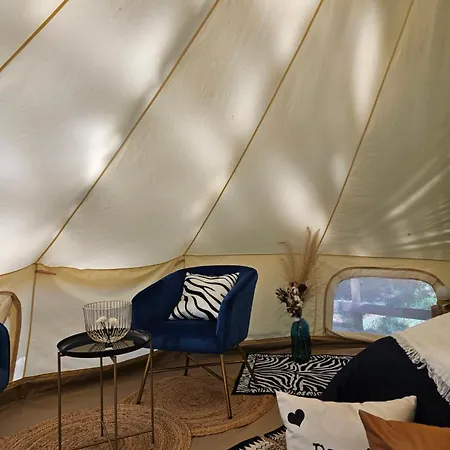 Domaine Authentique De Rose *