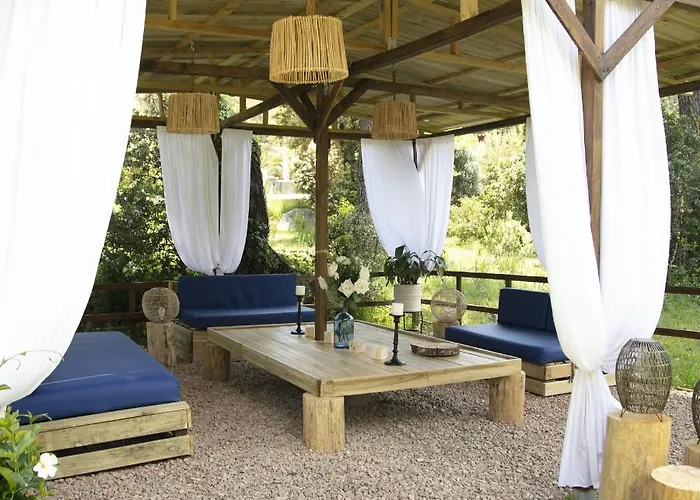 Domaine Authentique De Rose