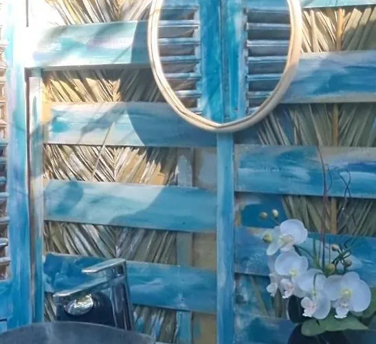 Domaine Authentique De Rose Porto Vecchio