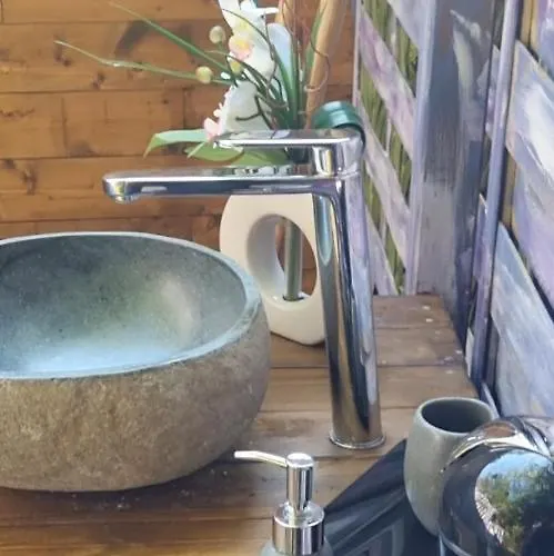 Domaine Authentique De Rose Porto-Vecchio (Corsica)