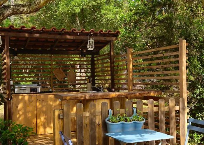 Domaine Authentique De Rose